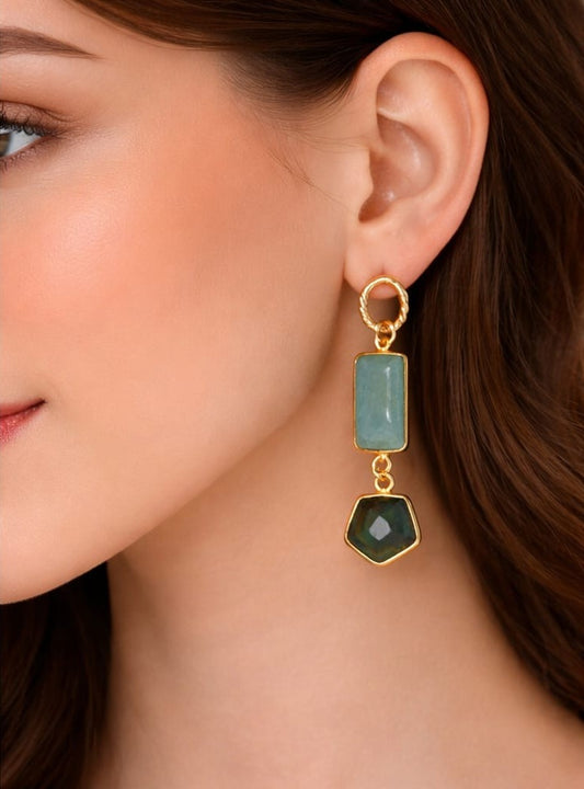 עגילים א-סימטריים משובצים אבני חן בעיצוב אלגנטי