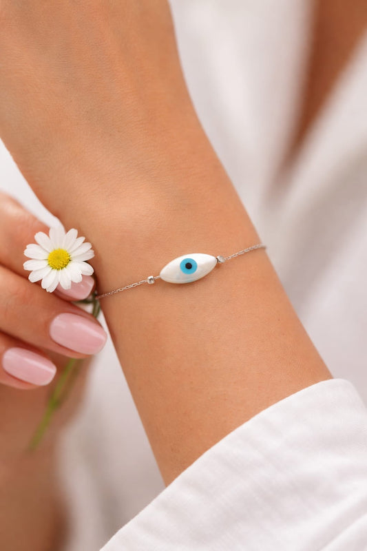 צמיד כסף עדין עם חרוז עין כחולה להגנה