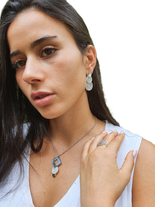 עגילי כסף גיאומטריים בשתי טקסטורות