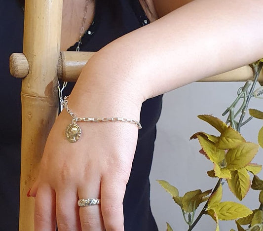 צמיד כסף סטרלינג עם תליון מטבע עתיק