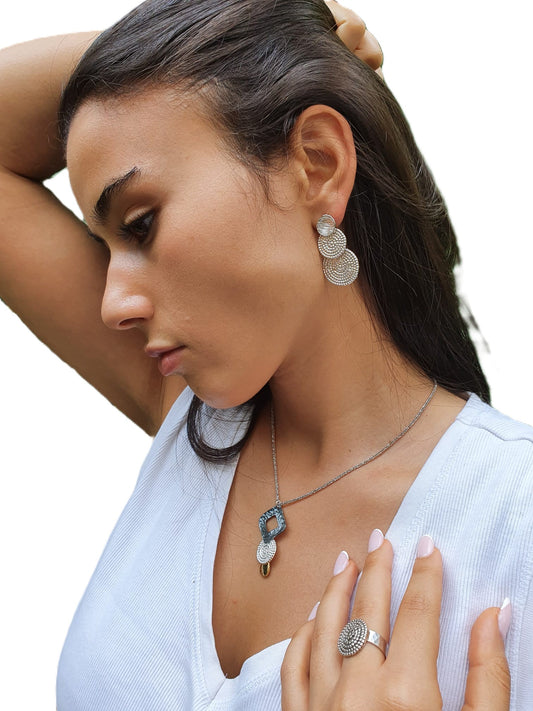 עגילי כסף גיאומטריים בשתי טקסטורות