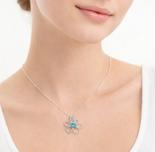 שרשרת כסף לילדות עם תליון פרח ואבן כחולה