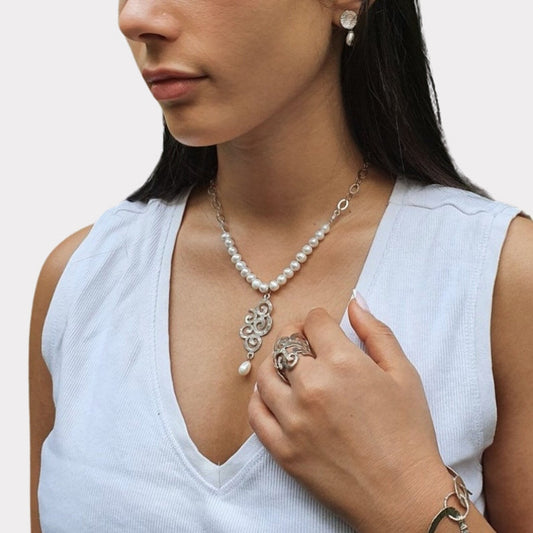 Pearl Necklace with Ornamental Pendant