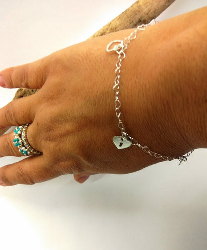 SALE Silver heart bracelet , Friendship bracelet, Small heart carm, Dainty bracelet, Heart charm, Bracelet with charm, Bracelet with heart