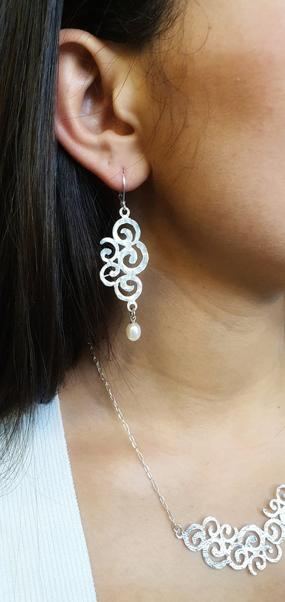 שרשרת כסף עם תליון אורנמנטלי מרוקע