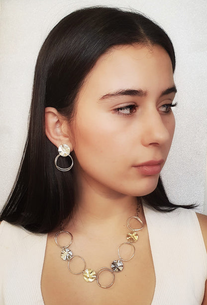 עגילי כסף מינימליסטיים עם טקסטורה ייחודית