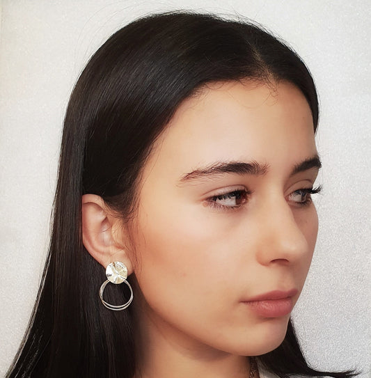 עגילי כסף מינימליסטיים עם טקסטורה ייחודית