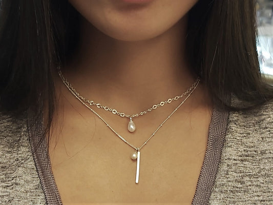 צמד שרשראות פנינה עדינות בסגנון קלאסי