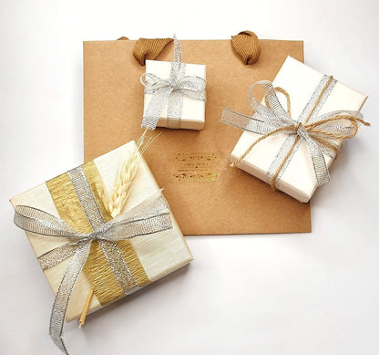 עגילי כסף בשני גוונים בעיצוב גיאומטרי