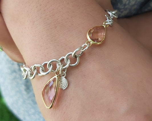 צמיד כסף סטרלינג בשילוב אבני קריסטל ורודות