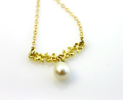 Tiny gold necklace, Pearl necklace, Gold pearl necklace, Smal necklace,Simple every day,love Pearl pendant, Bridal jewelry, Wedding jewelry,